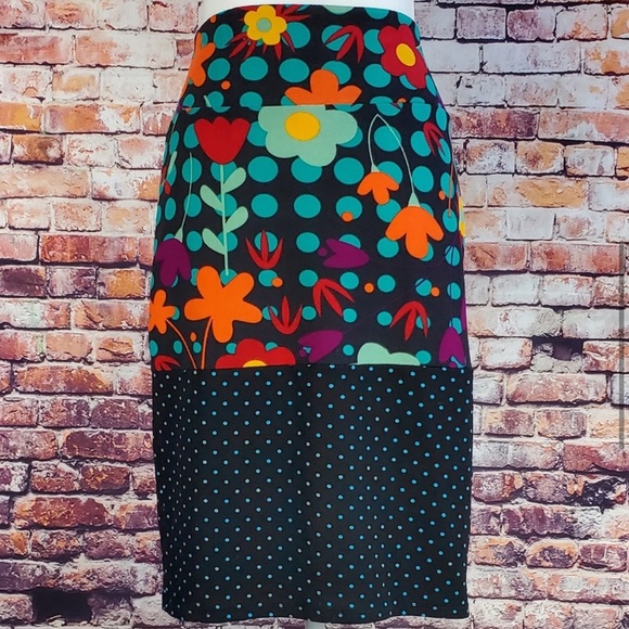 LuLaRoe Dresses & Skirts - Lularoe Cassie Pencil Skirt Polka Dot and Floral Print Womens Medium